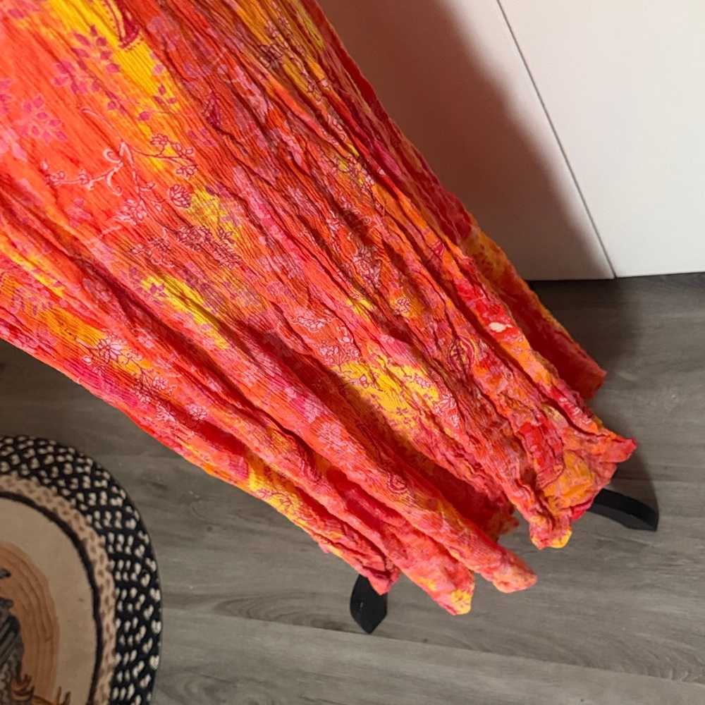 Elegant Paisley Maxi Dress in Orange and Pink - Picture 11 of 12